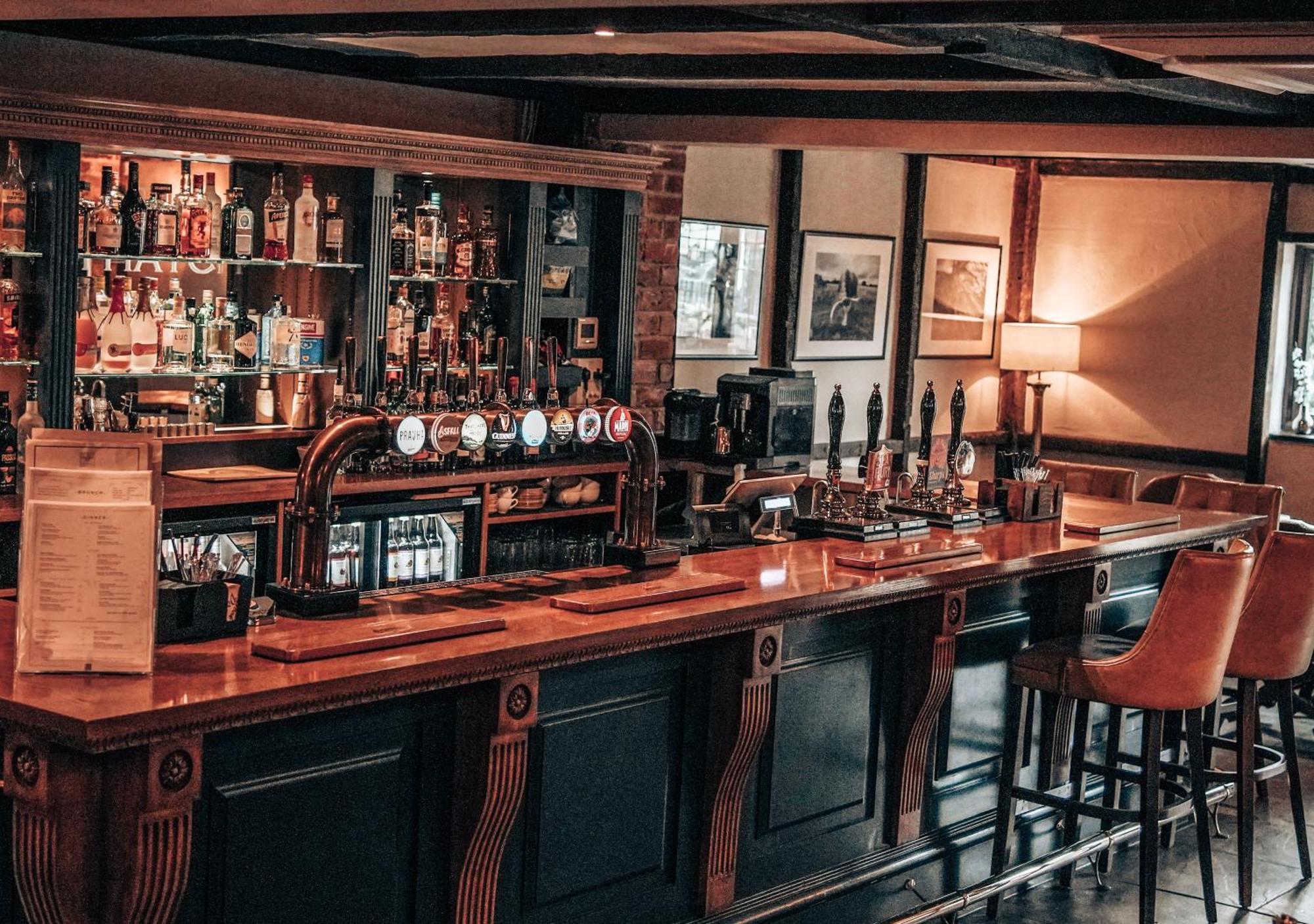 The Thatch Inn Глостер Экстерьер фото