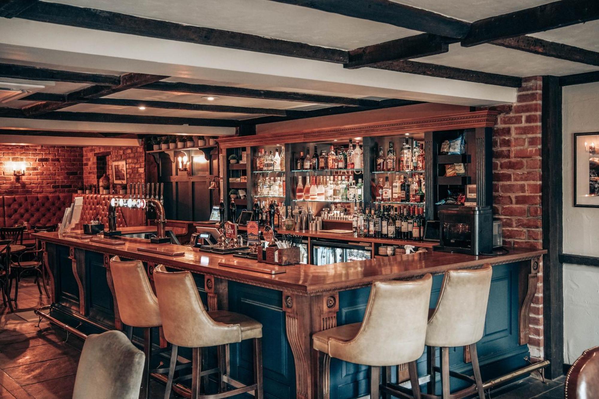 The Thatch Inn Глостер Экстерьер фото
